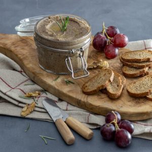 Paté con Cogomelos e viño tinto